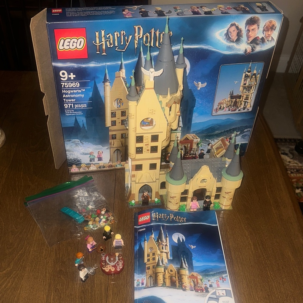 LEGO (75969) Harry Potter Hogwarts Astronomy Tower - Retired